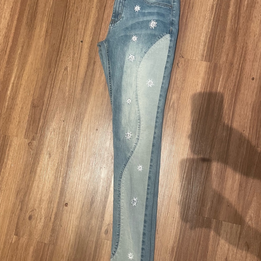 Stylish Blue Embellished Women's Jeans